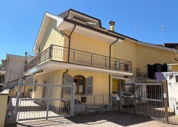 1.jpeg - Terraced Villa Via Scocciasanti 2, Marcellina - photo 1