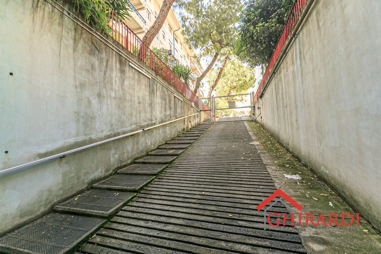 4.2 ESTERNO.jpg.jpg - Warehouse VIA CHIARAVAGNA  18R, Genova (neighborhood Sestri Ponente) - photo 2