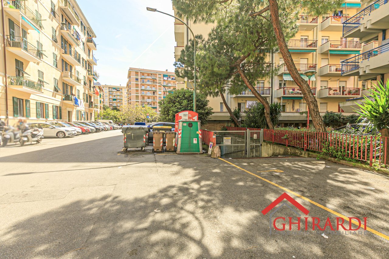 4.1 ESTERNO.jpg.jpg - Warehouse VIA CHIARAVAGNA  18R, Genova (neighborhood Sestri Ponente) - photo 3