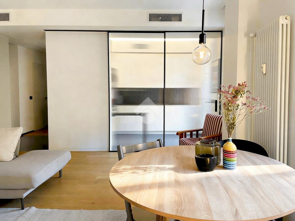 Four-room apartment Via Lario, Milano (neighborhood Isola) - photo 1