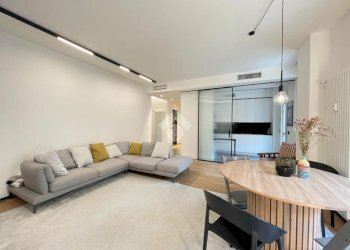 Four-room apartment Via Lario, Milano (neighborhood Isola) - photo 3