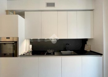 Four-room apartment Via Lario, Milano (neighborhood Isola) - photo 12