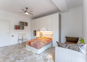 Trilocale Viale Edoardo Jenner, Milano (zona Maciachini) - foto 9