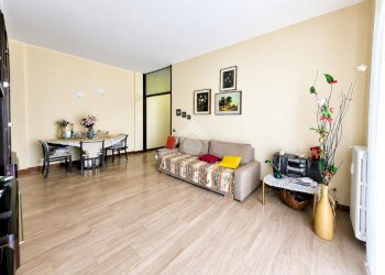 Three-room apartment Via Mille, Cornaredo - photo 1