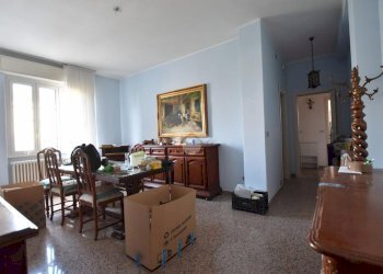 Three-room apartment Via Del Castagno, Pioltello - photo 4
