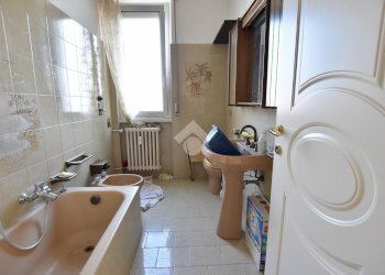 Three-room apartment Via Del Castagno, Pioltello - photo 18