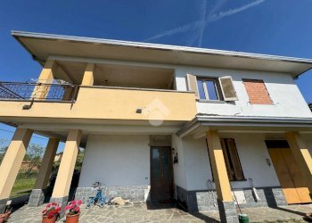 Three-family Villa Via Strera, Oleggio - photo 4