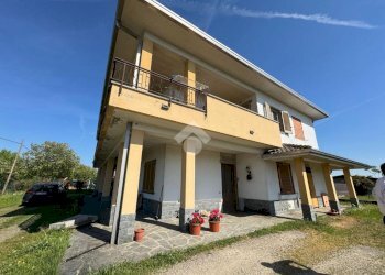 Three-family Villa Via Strera, Oleggio - photo 8