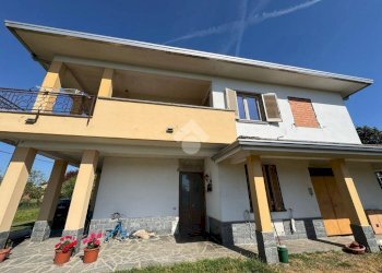 Three-family Villa Via Strera, Oleggio - photo 34