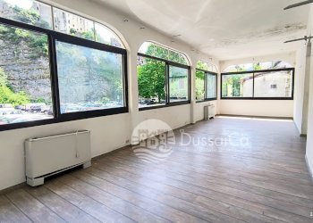 Locale Commerciale Via Patrioti Martiri, 26-28, Dolceacqua - foto 4