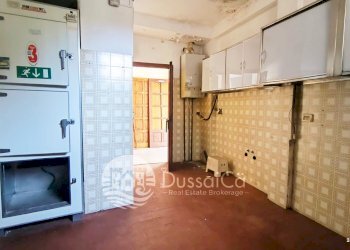 Locale Commerciale Via Patrioti Martiri, 26-28, Dolceacqua - foto 13