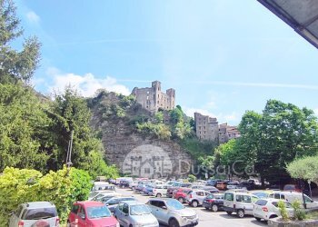 Locale Commerciale Via Patrioti Martiri, 26-28, Dolceacqua - foto 14