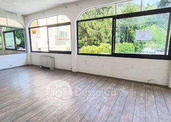 Locale Commerciale Via Patrioti Martiri, 26-28, Dolceacqua - foto 17