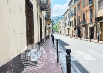 Locale Commerciale Via Patrioti Martiri, 26-28, Dolceacqua - foto 22