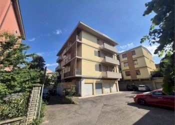 Three-room apartment Modena (neighborhood Circoscrizione 1) - photo 1