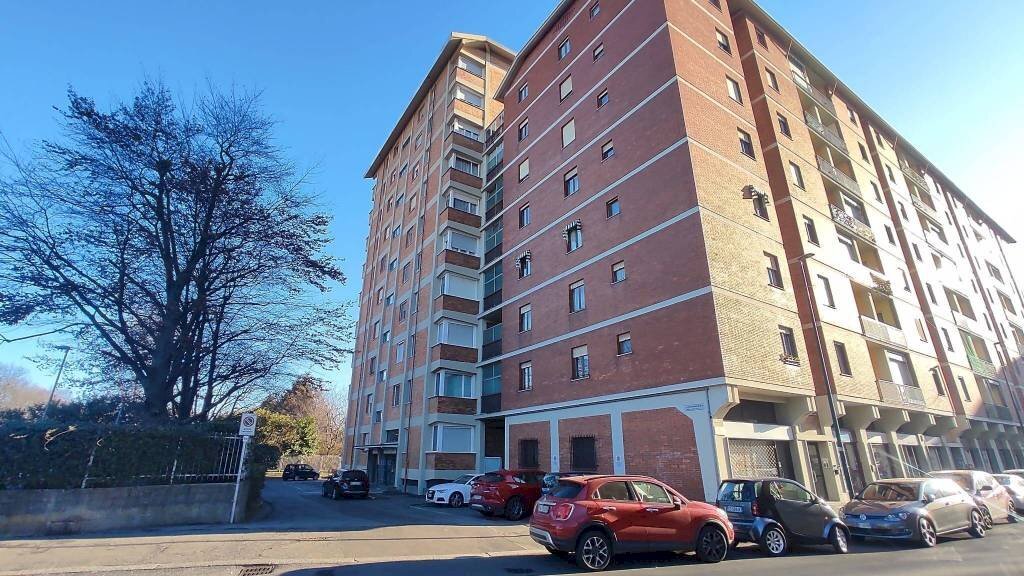 Three-room apartment Torino (neighborhood Mirafiori Sud) - photo 1