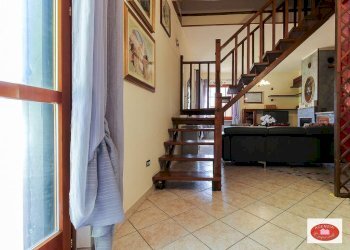 Scala in legno per zona notte - Villa Via G.B.Parodi
 
26, Stella - photo 13