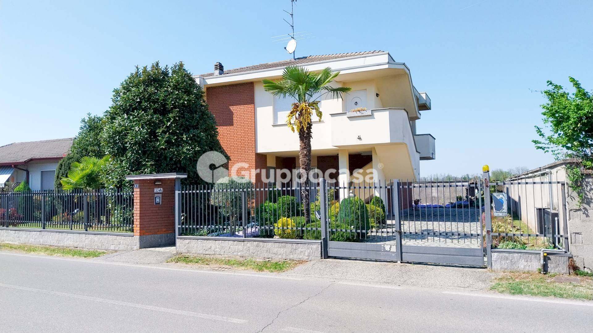 Foto 2 - Semi-detached house Via Raffaello Sanzio
 
28, Inveruno - photo 2