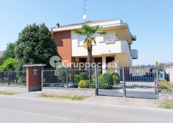 Foto 2 - Semi-detached house Via Raffaello Sanzio
 
28, Inveruno - photo 2