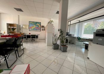 Foto 2 - Office Via Giovanni Falcone, Ferrara - photo 2