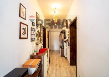 Hall / corridoio - Three-room apartment Via Avanzini
 
4, Brenta - photo 6