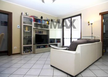 Soggiorno - Three-room apartment via Gioberti
 
7, Malnate - photo 3