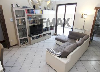 Soggiorno - Three-room apartment via Gioberti
 
7, Malnate - photo 4