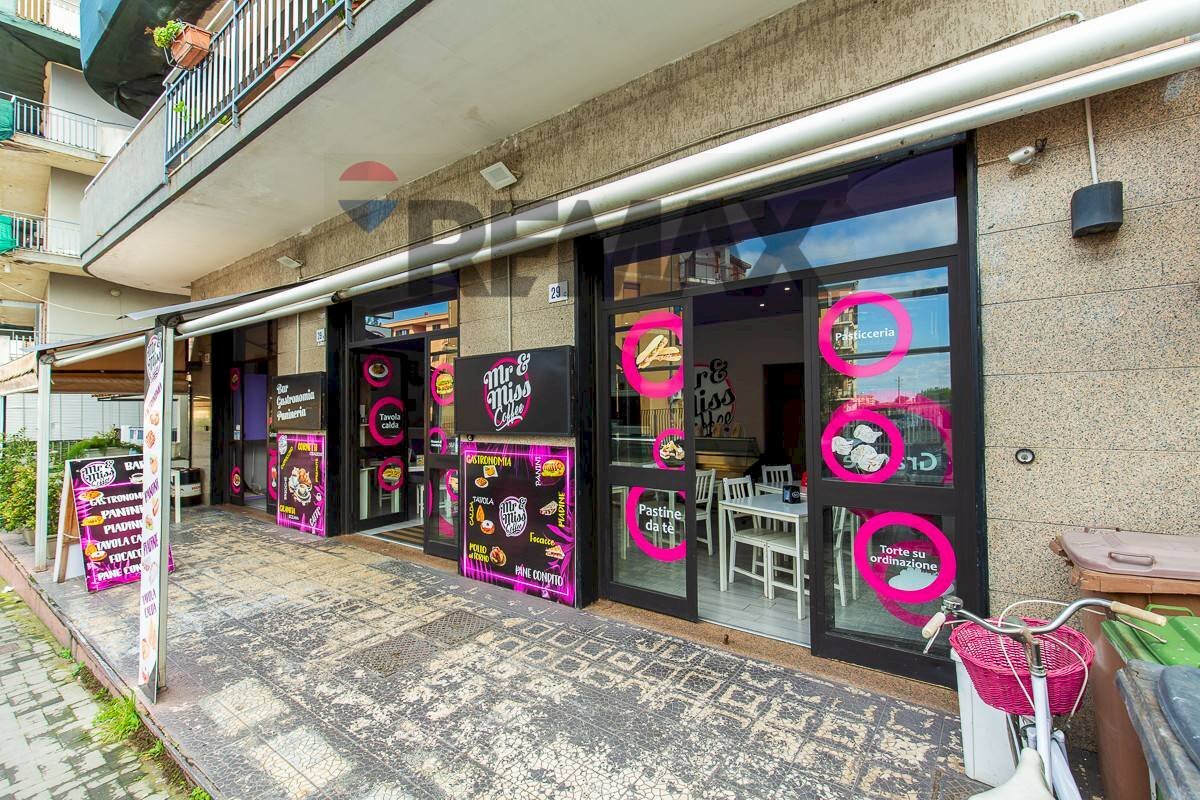 Edificio all\'aperto - Bar Tavola Calda - Fredda Via Ludovico Ariosto
 
29, Acireale - foto 1