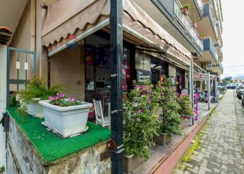 Edificio all\'aperto - Bar Tavola Calda - Fredda Via Ludovico Ariosto
 
29, Acireale - foto 2