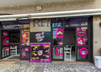 Edificio all\'aperto - Bar Tavola Calda - Fredda Via Ludovico Ariosto
 
29, Acireale - foto 3