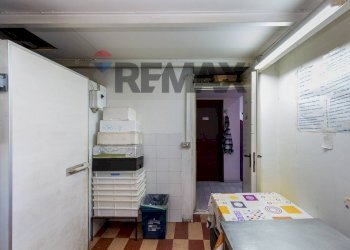 Cucina - Bar Tavola Calda - Fredda Via Ludovico Ariosto
 
29, Acireale - foto 15