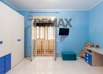 Camera / camera da letto - Appartamento Via delle Olimpiadi
 
2, Aci Catena - foto 9