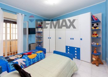 Camera / camera da letto - Appartamento Via delle Olimpiadi
 
2, Aci Catena - foto 12