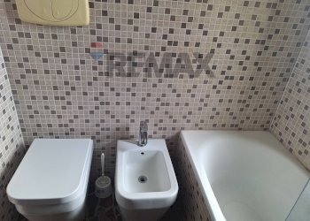 Bagno - Trilocale Via Eugenio Di Mattei
 
5, Gravina di Catania - foto 11