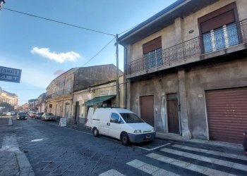 Edificio all\'aperto - Three-room apartment Corso Ara di Giove
 
273, Pedara - photo 2