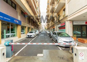 Edificio all\'aperto - Locale Commerciale Via Francesco Riso
 
39, Catania - foto 4