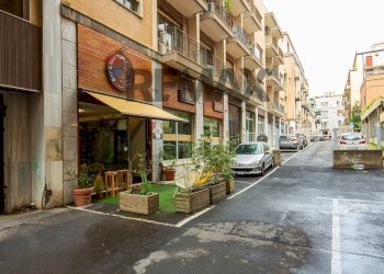 Edificio all\'aperto - Locale Commerciale Via Francesco Riso
 
39, Catania - foto 5