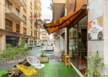 Terrazza - Locale Commerciale Via Francesco Riso
 
39, Catania - foto 9