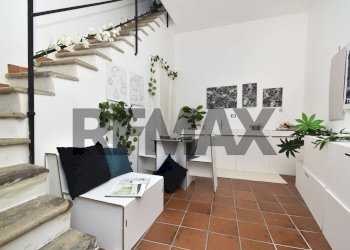 Scale - Semi-detached house Vicolo Della Salute
 
5, Catania - photo 13