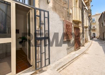 Edificio all\'aperto - Semi-detached house Vicolo Della Salute
 
5, Catania - photo 15