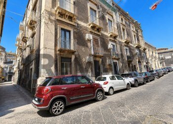 Edificio all\'aperto - Semi-detached house Vicolo Della Salute
 
5, Catania - photo 16