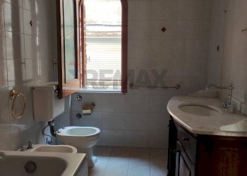 Bagno - Semi-detached Villa Via Maenza
 
9, Paterno - photo 39