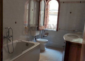 Bagno - Semi-detached Villa Via Maenza
 
9, Paterno - photo 41
