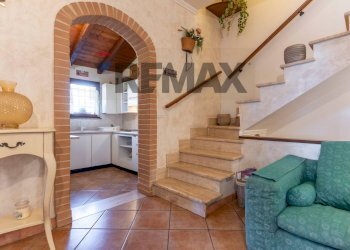 Scale - Villa a Schiera Via Trentinara, Roma - foto 17