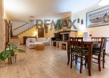 Sala da pranzo - Villa a Schiera Via Trentinara, Roma - foto 44