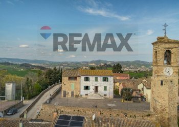 Edificio all\'aperto - Casa semi indipendente via XXIV MAGGIO
 
10, Terre Roveresche - foto 1