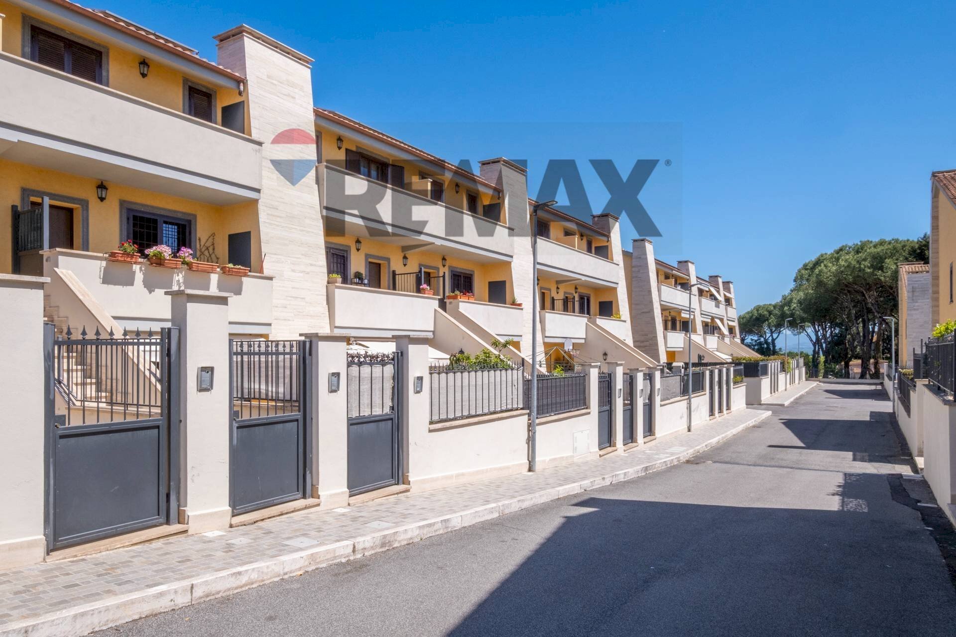Edificio all\'aperto - Villa a Schiera Via Bagnatica
 
26, Roma - foto 1
