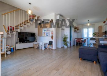 Sala da pranzo - Villa a Schiera Via Bagnatica
 
26, Roma - foto 12