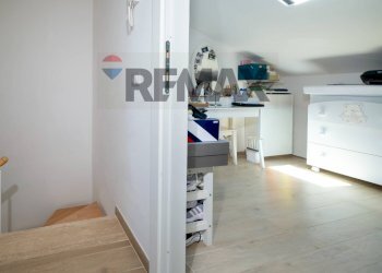 Hall / corridoio - Villa a Schiera Via Bagnatica
 
26, Roma - foto 30
