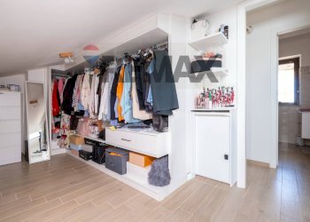 Cabina armadio - Villa a Schiera Via Bagnatica
 
26, Roma - foto 33